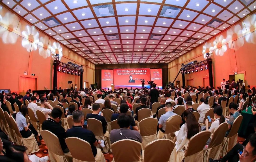 喜訊！億合門窗榮獲“十大門窗優(yōu)選品牌”稱號