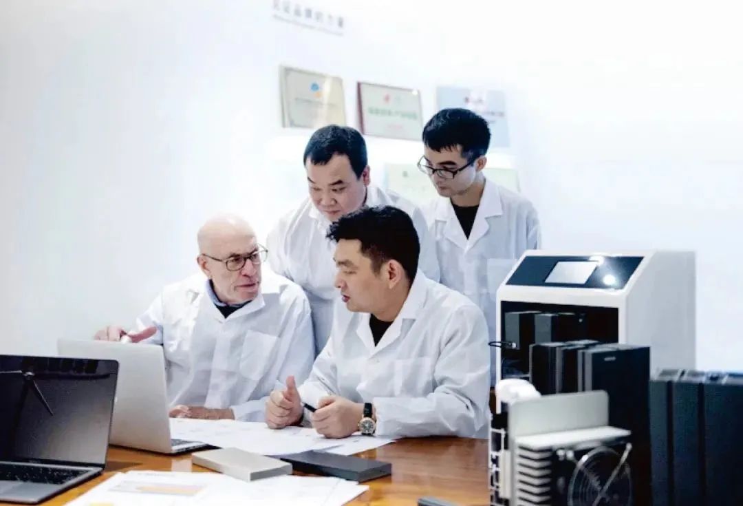 五驅(qū)合力：億合門窗變中尋機(jī)，全速駛?cè)肫放乞v飛新路徑